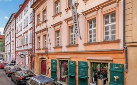 Chateau 9 Apartments By Adrez